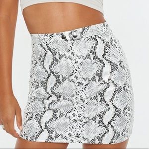 Snakeskin Mini Skirt !!NWT